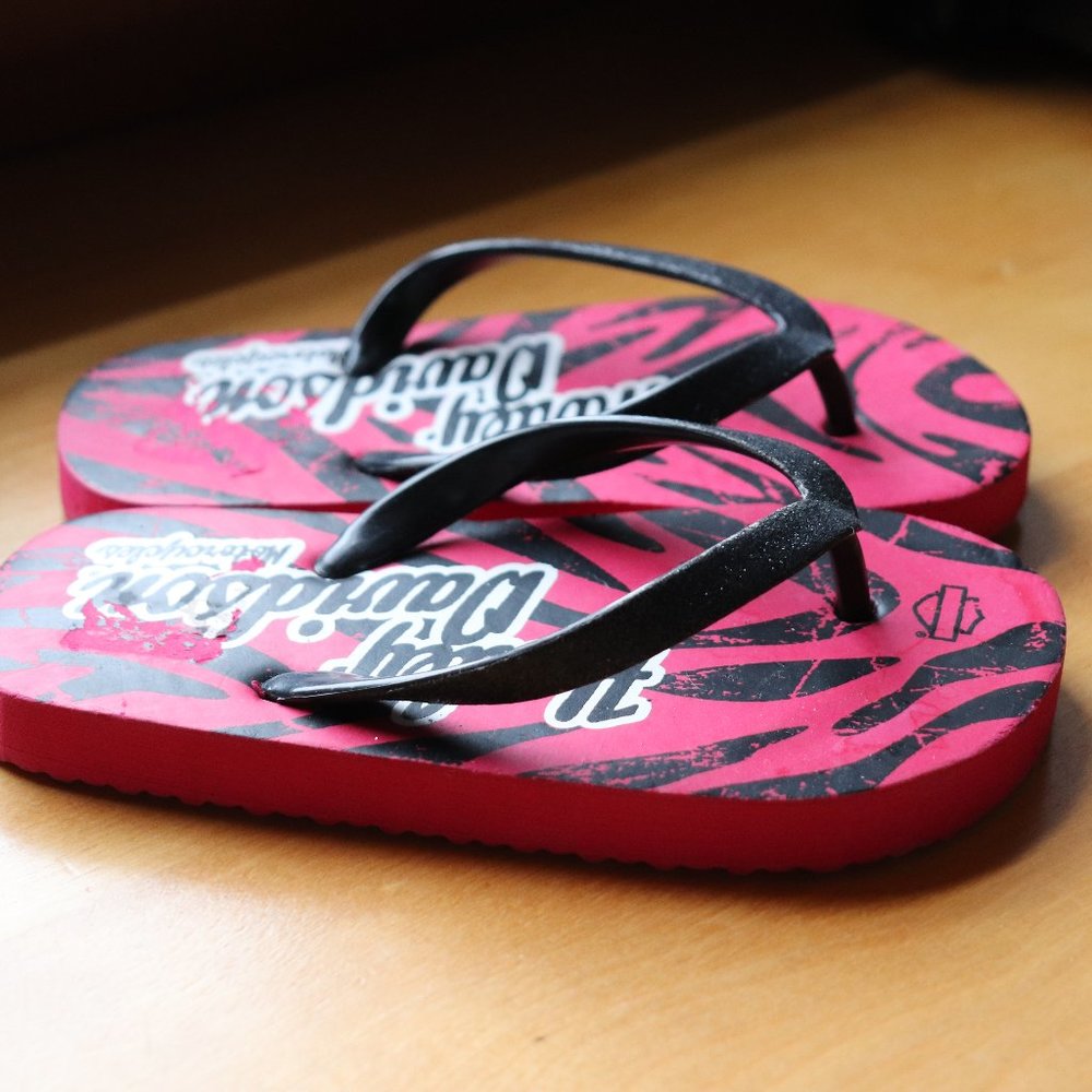 Harley Davidson Flip Flops * Girls Size 9-10 Toddler * Pink / Black